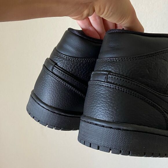 Nike Air Jordan 1 Black Sneakers Size 9.5 - Picture 12 of 17
